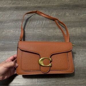 Coach Elegant Tan Leather Shoulder Bag